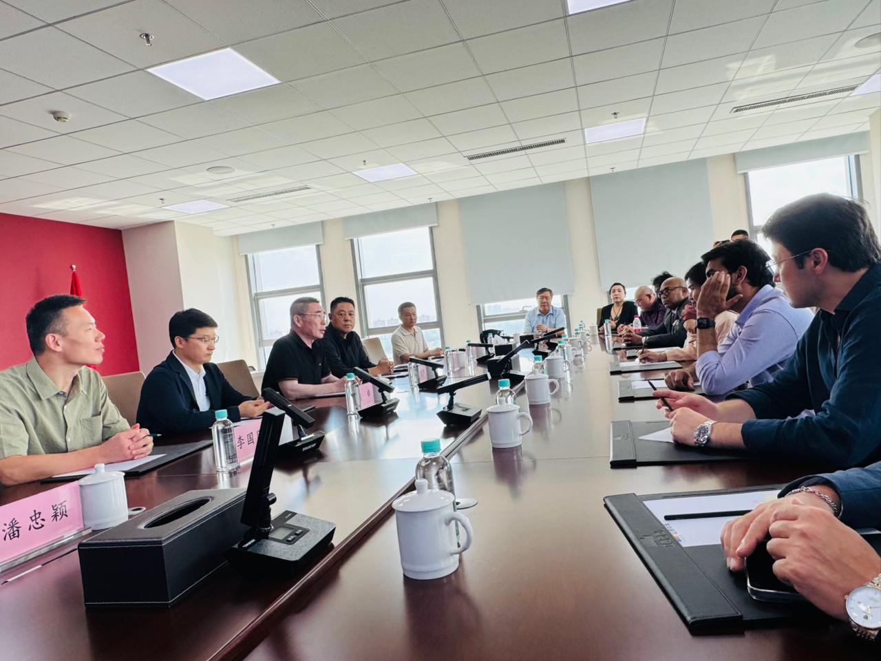 Bilateral Boardroom Roundtable Negotiations